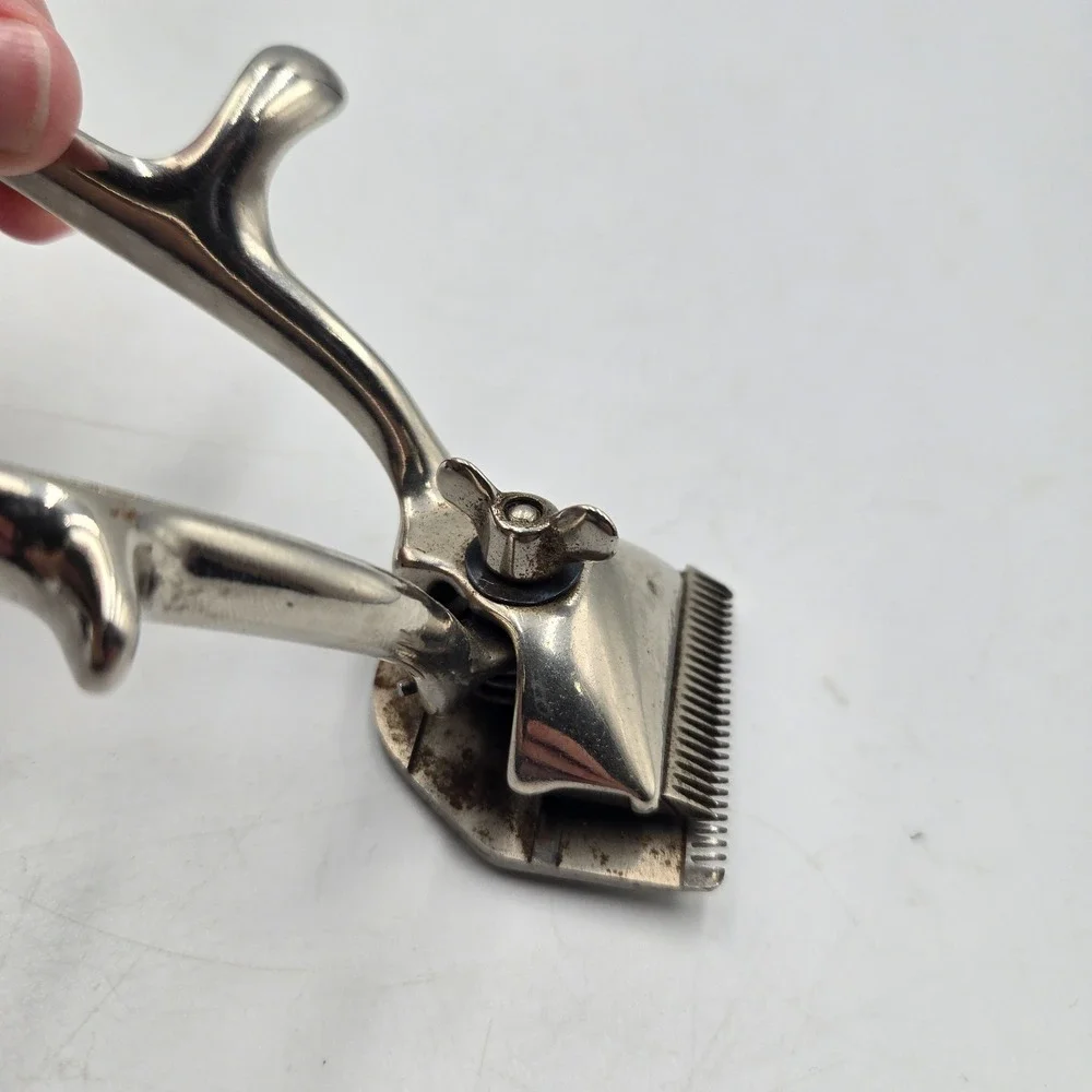 Vintage Thorobred 000 Manual Hair Clippers Barber Shop Decor Antique Hand Tool